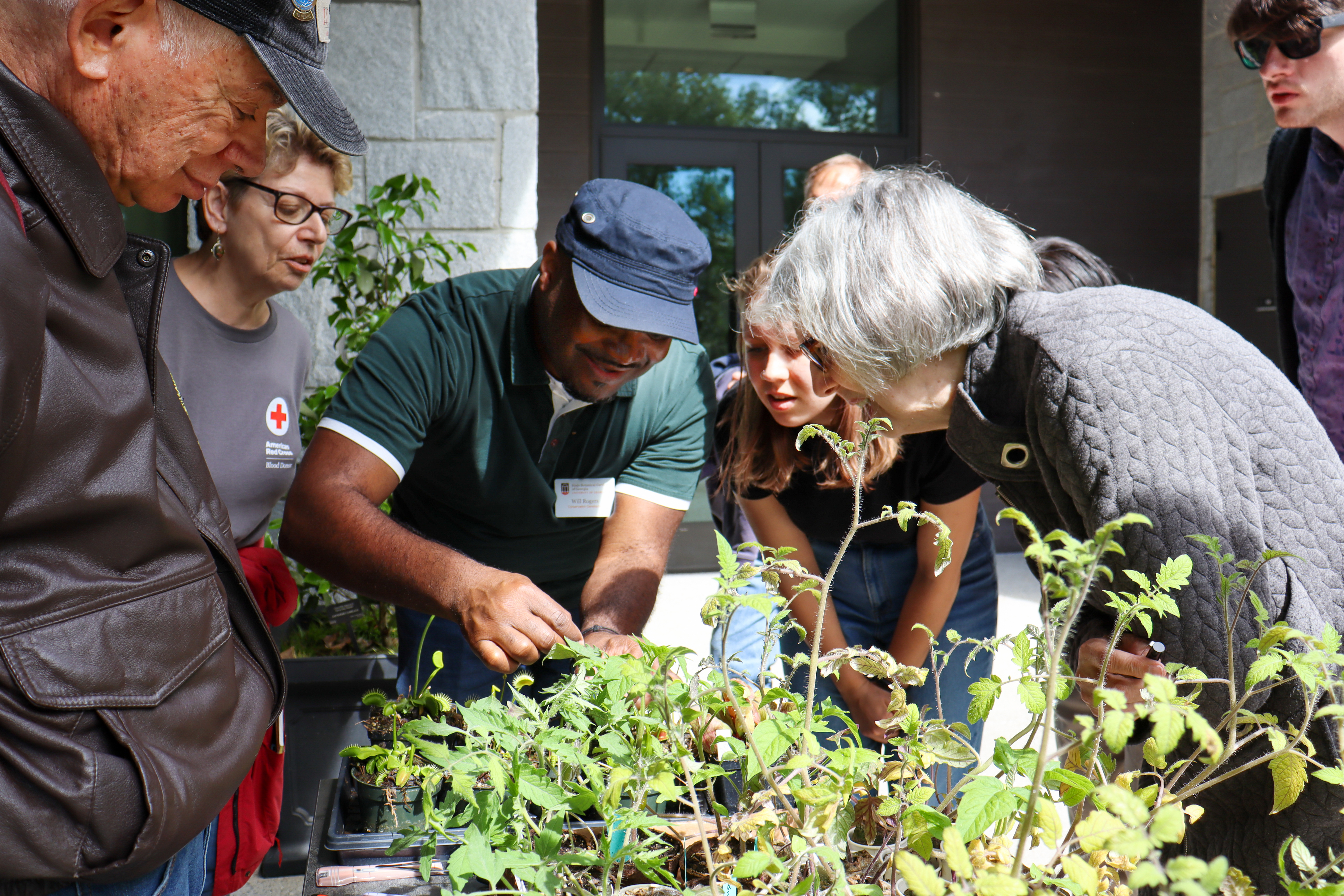 Meet Me at the Garden participants learn about carnivorous plants. 